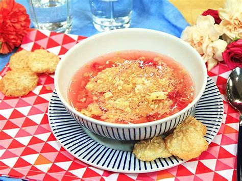 Rabarbersoppa med kardemumma